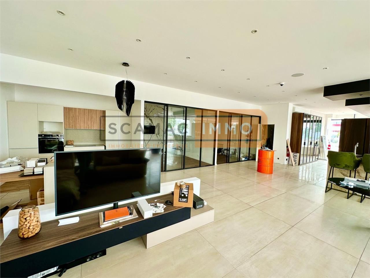 Local d'activités de 200m²