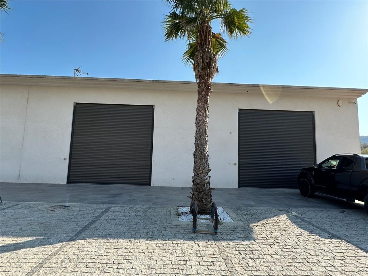 Local d'activités de 93m²