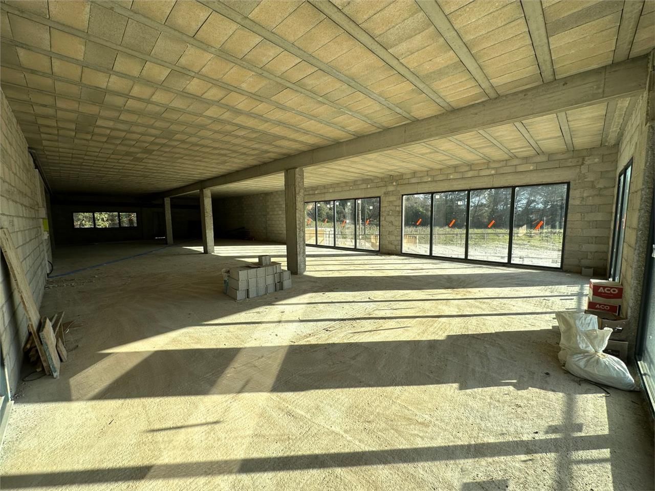 Local d'activités de 251m²