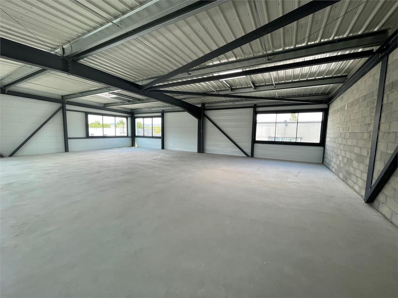 Local d'activités de 103m²