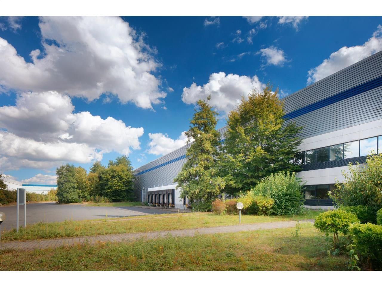 Location Entrepôts classe A 22405 m² non divisibles 77380 Combs-la-ville