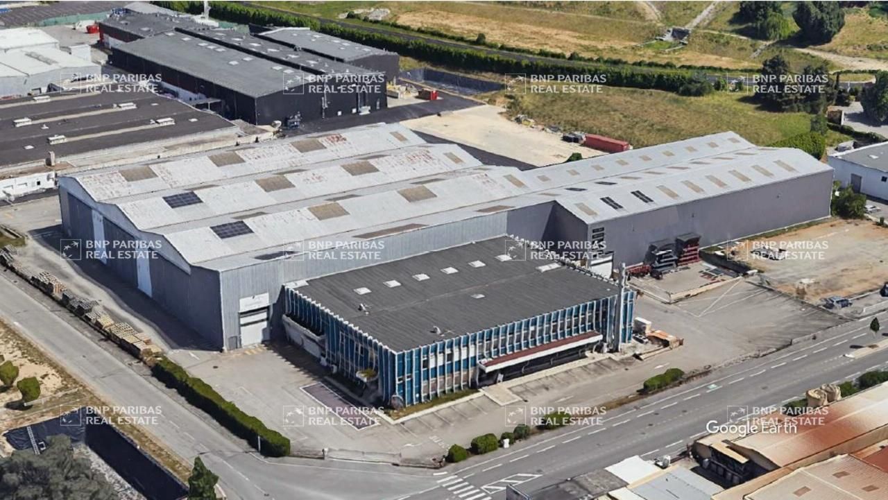 Vente Entrepôts classe C 8300 m² non divisibles 26000 Valence
