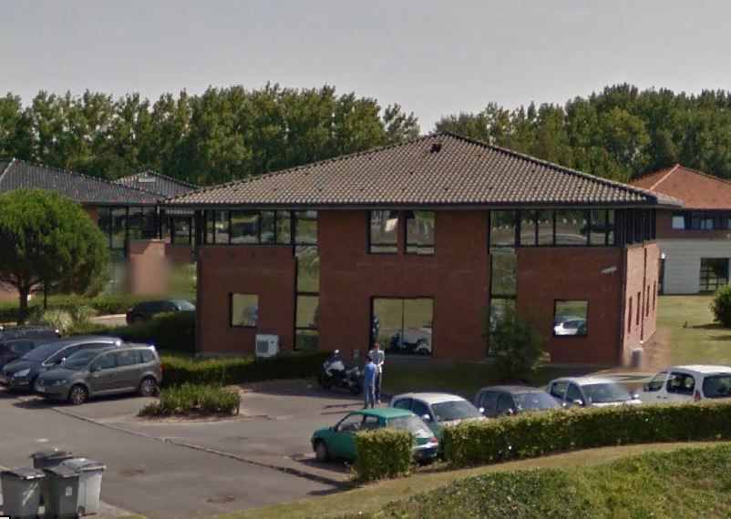 Location bureaux 487 m² à LEZENNES