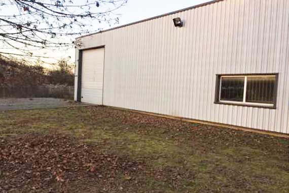 Location local d''activites 500 m² non divisibles