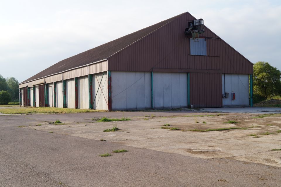 Location entrepot 400 m² non divisibles