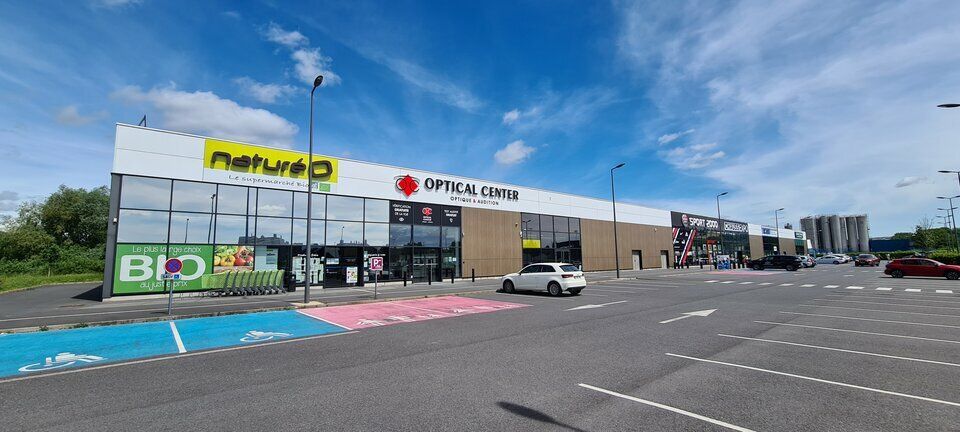 Location local commercial 607.3 m² non divisibles