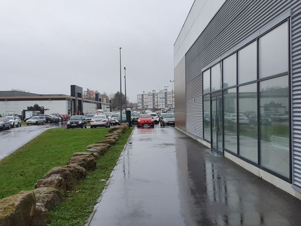 Location local commercial 459 m² non divisibles