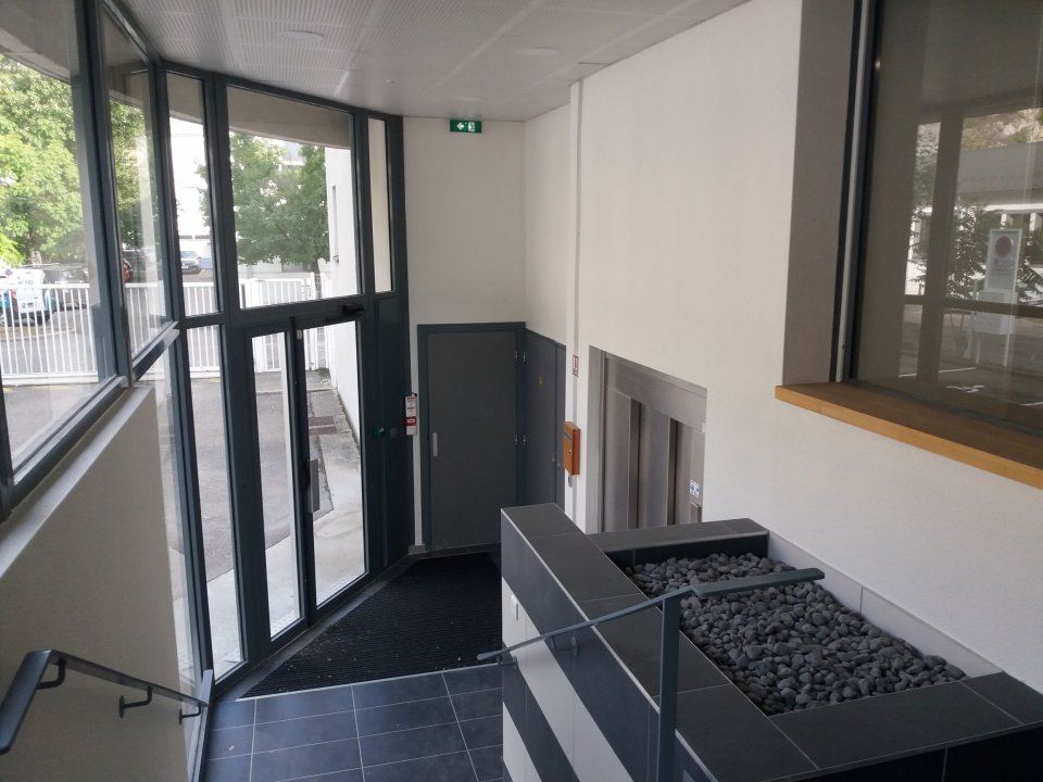Proche Grenoble - A louer immeuble de bureaux 1395 m²