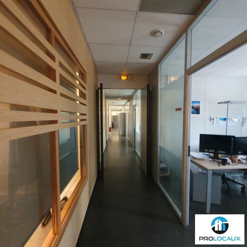 Location bureaux 4488 m² divisibles à partir de 181 m²
