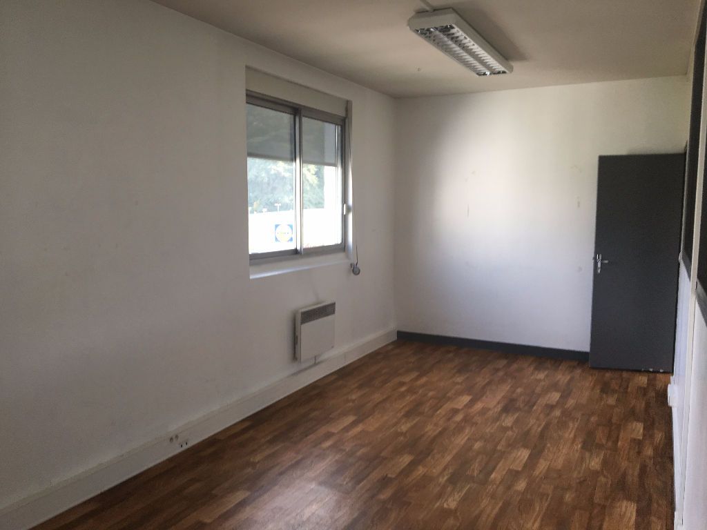 TOURS SUD - SAINT-AVERTIN LES GRANGES GALAND A10 - A LOUER 91 M² BUREAUX - 3 PARKINGS