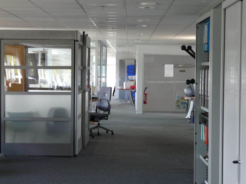 TOURS NORD EQUATOP - A LOUER 1 769 M² BUREAUX - STATIONNEMENT FACILE