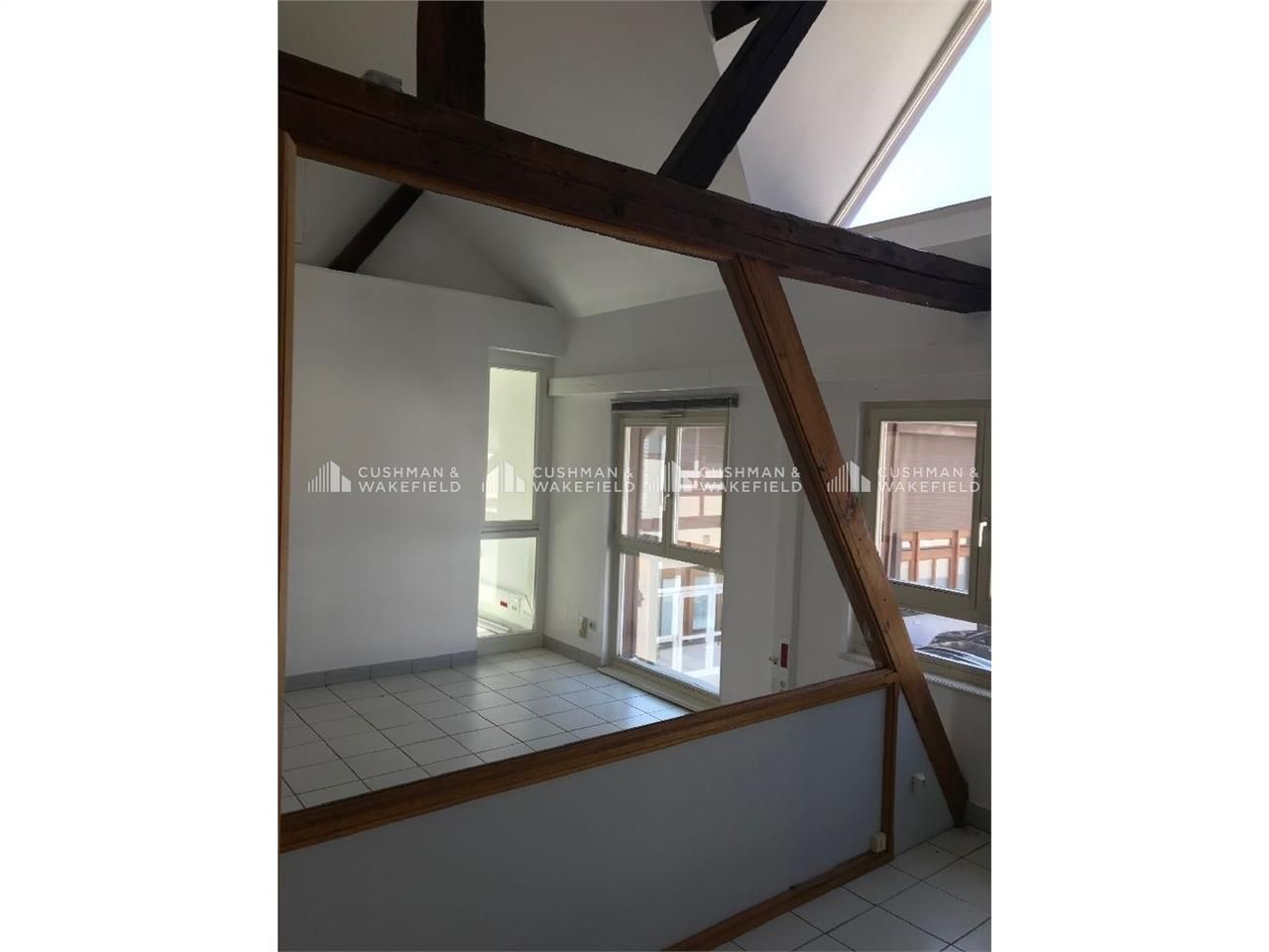 Location bureaux 122 m² non divisibles