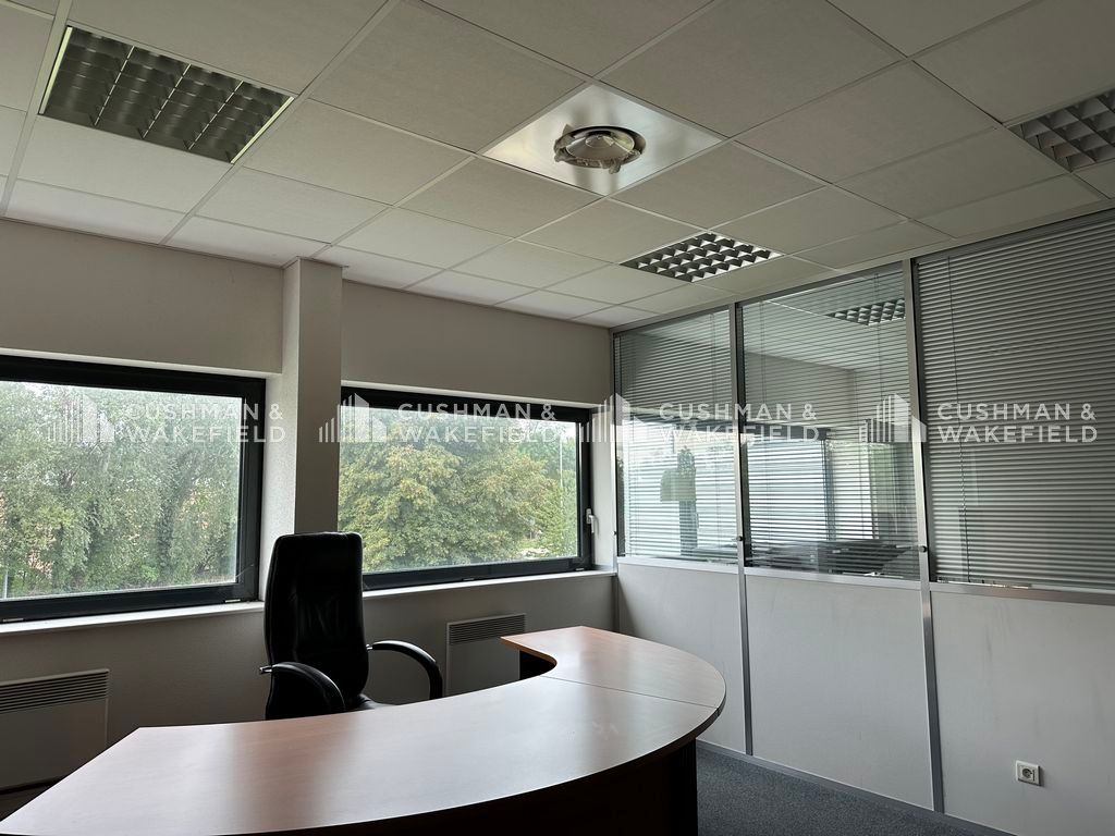 Location bureaux 916 m² divisibles à partir de 103 m²