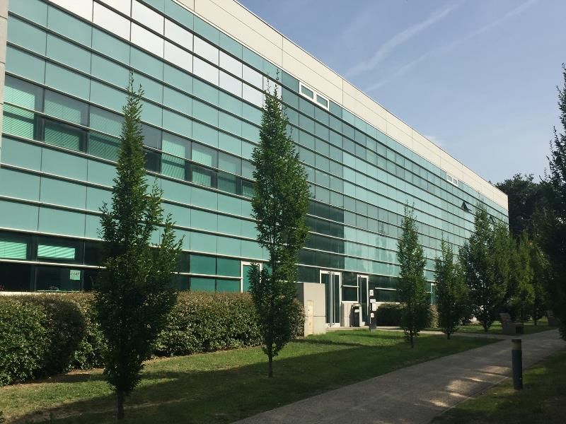 Location bureaux 800 m² divisibles à partir de 212 m²