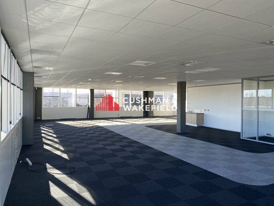 Location bureaux 698 m² non divisibles