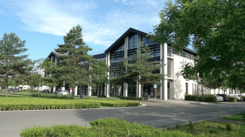 Location bureaux 1400 m² divisibles à partir de 100 m²