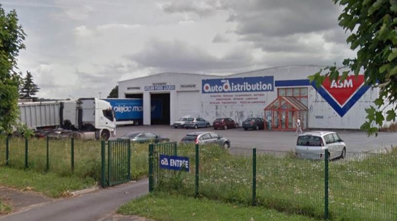 Location local d''activites 420 m² non divisibles