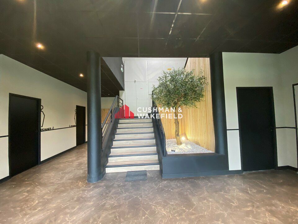 Location bureau - 888 m²