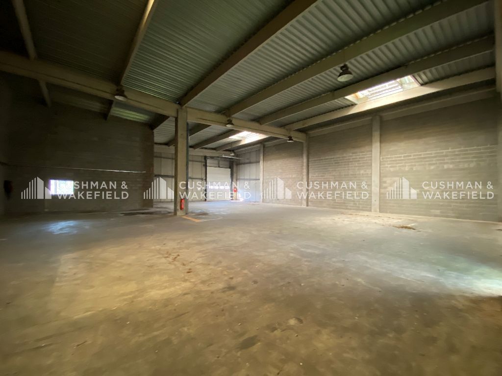 Location activités 1340 m² divisibles à partir de 668 m²