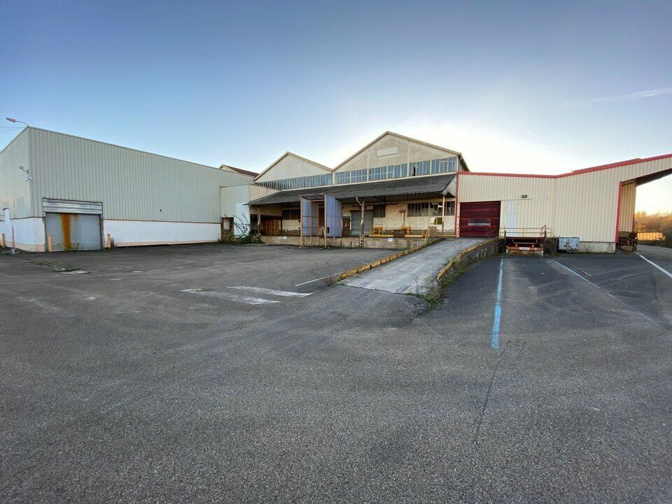 Bâtiment industriel de 58.900 m² env. sur un foncier de 129.000 m² env. 