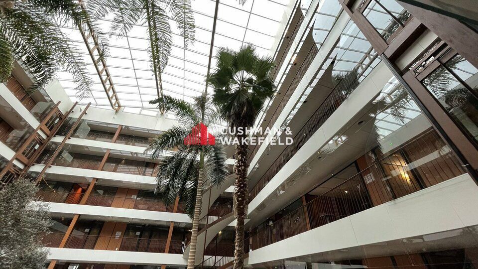 Location bureaux 10366 m² divisibles à partir de 1486 m²