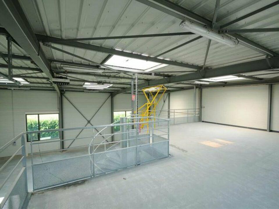Location local d''activites 467 m² non divisibles