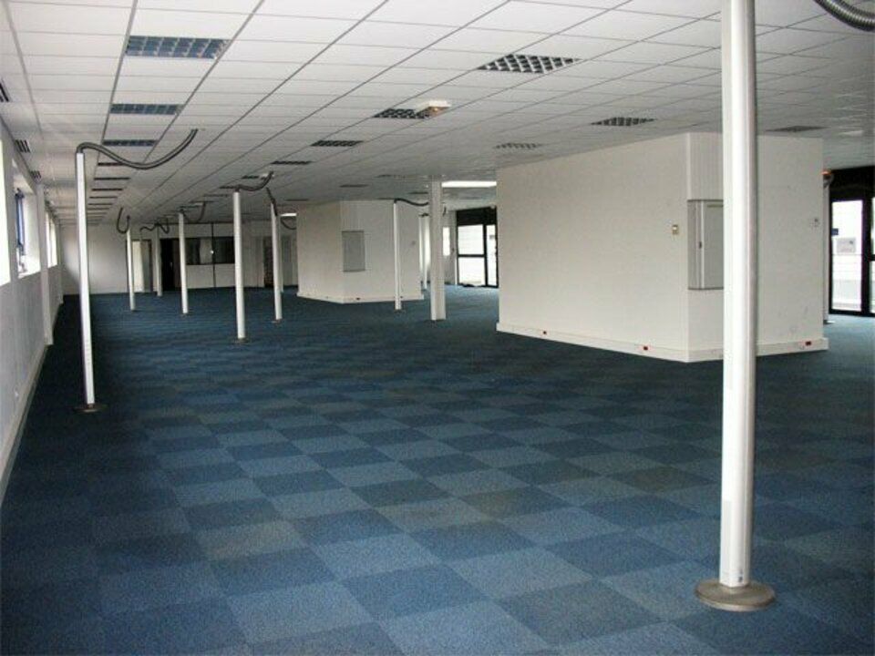 Location bureaux 670 m² non divisibles