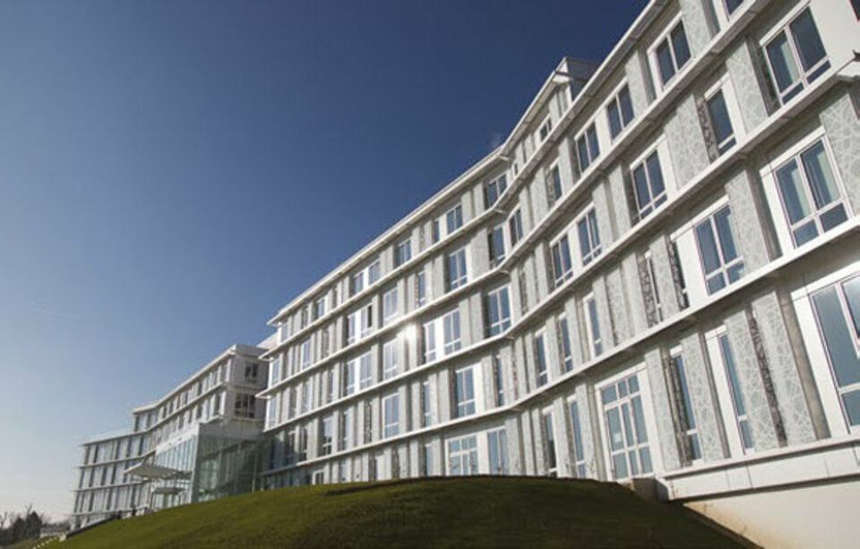 Bureaux à vendre dans un Business-parc de 35 ha à Cergy (95)