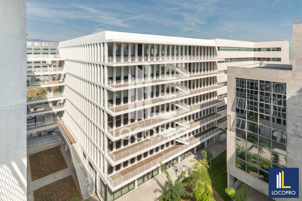 Location bureaux 420 m² non divisibles