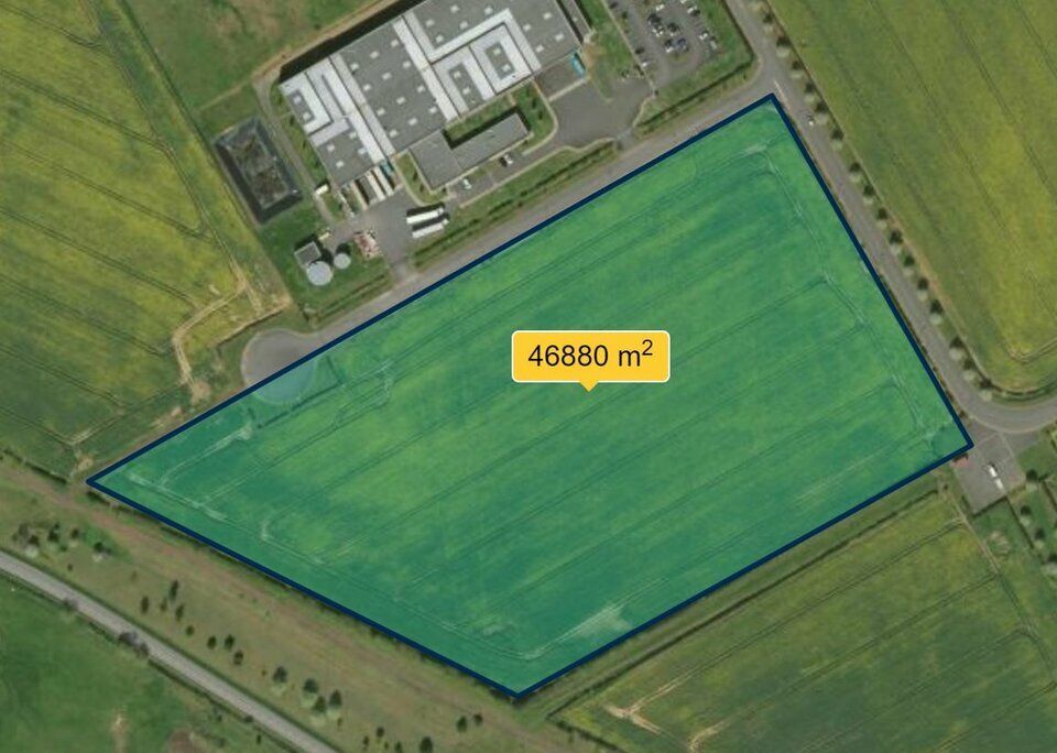 Vente terrain 46880 m² non divisibles