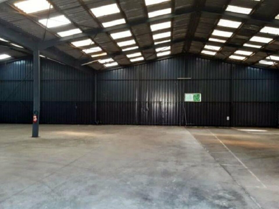 Location local d''activites 700 m² non divisibles