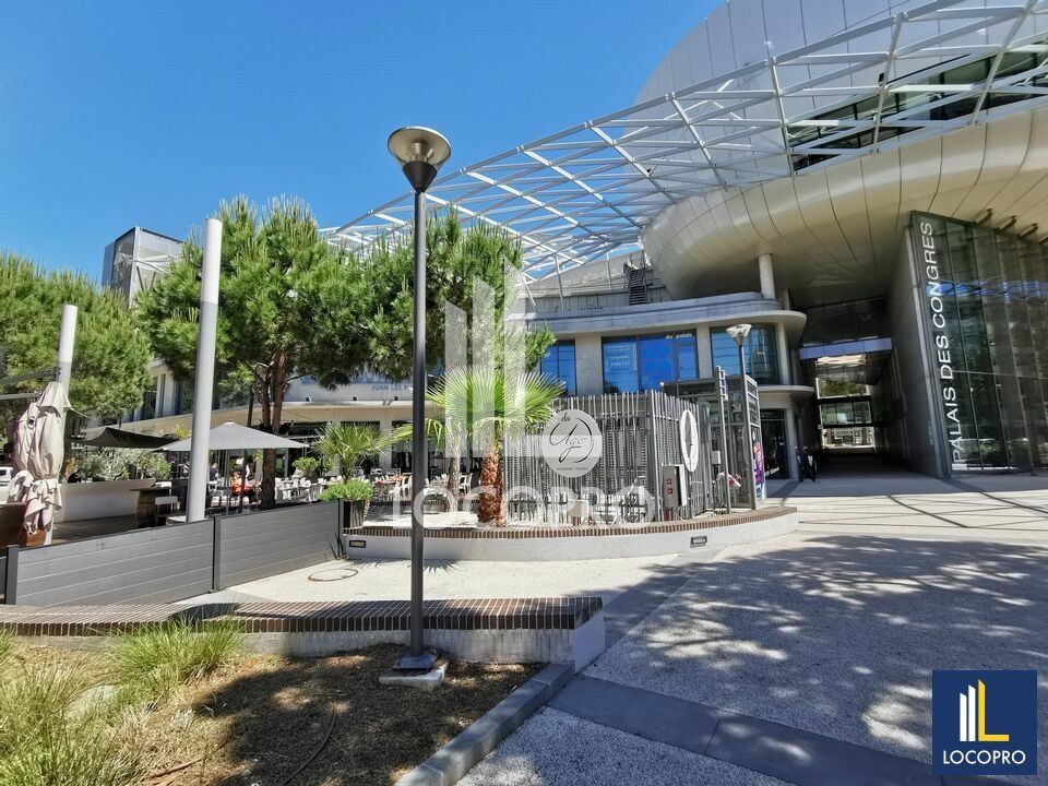 Locaux à louer de 18 à 308m2 à Juan les pins