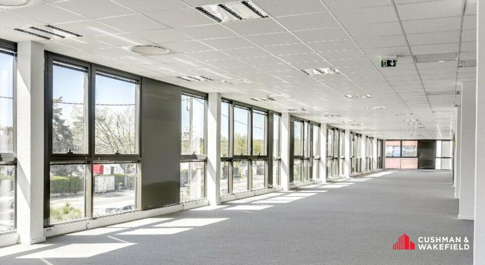 Bureaux à la location de 345 m² divisibles à partir de 161m²