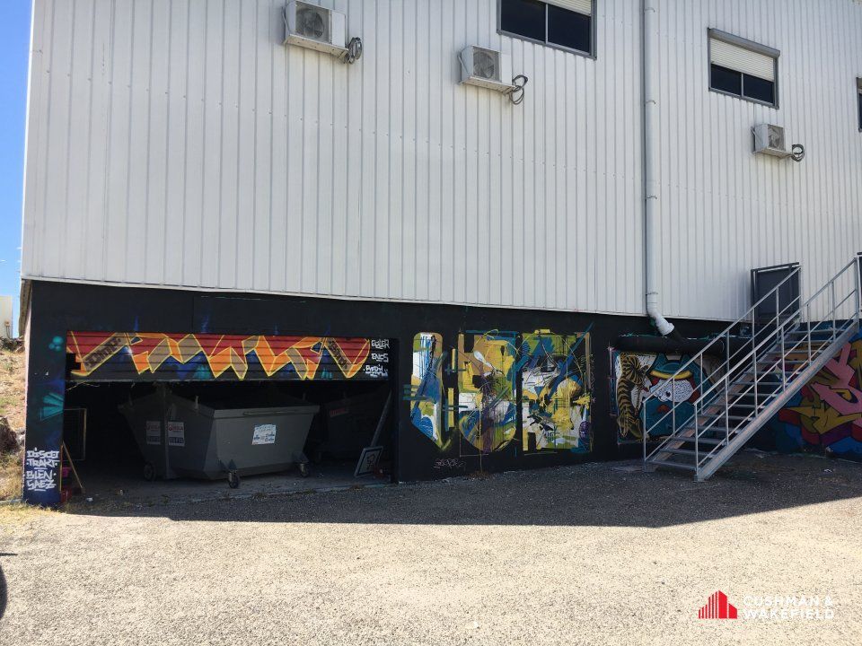 Location local d''activites 1500 m² non divisibles