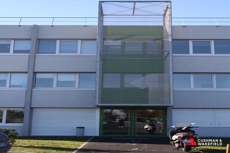 Au cœur de du parc tertiaire d'Europarc, un immeuble d'une surface de 5 023 m² en R+2.