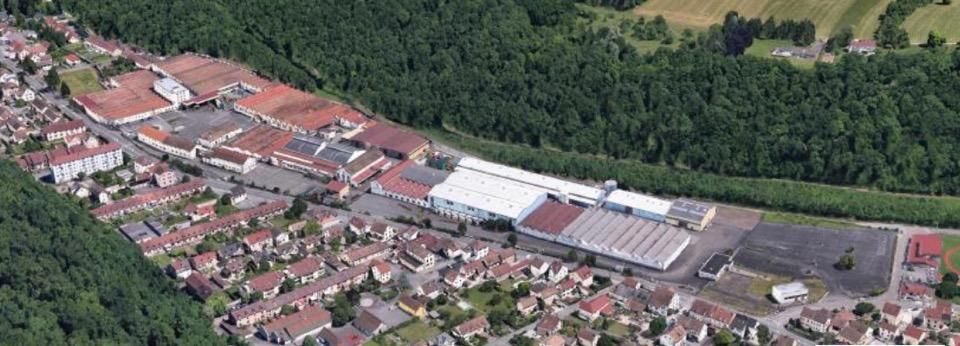 Location local d''activites 16100 m² non divisibles