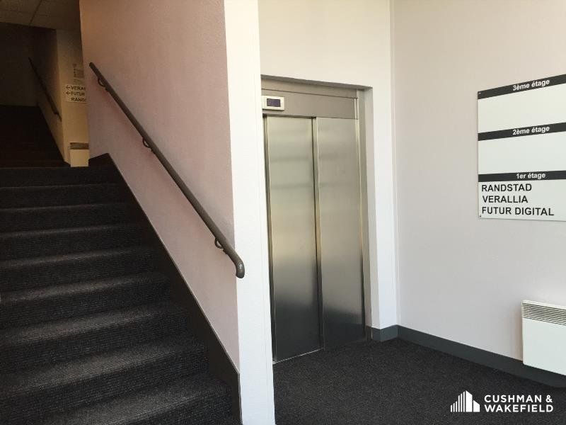 Bureaux à la location de 175 m²