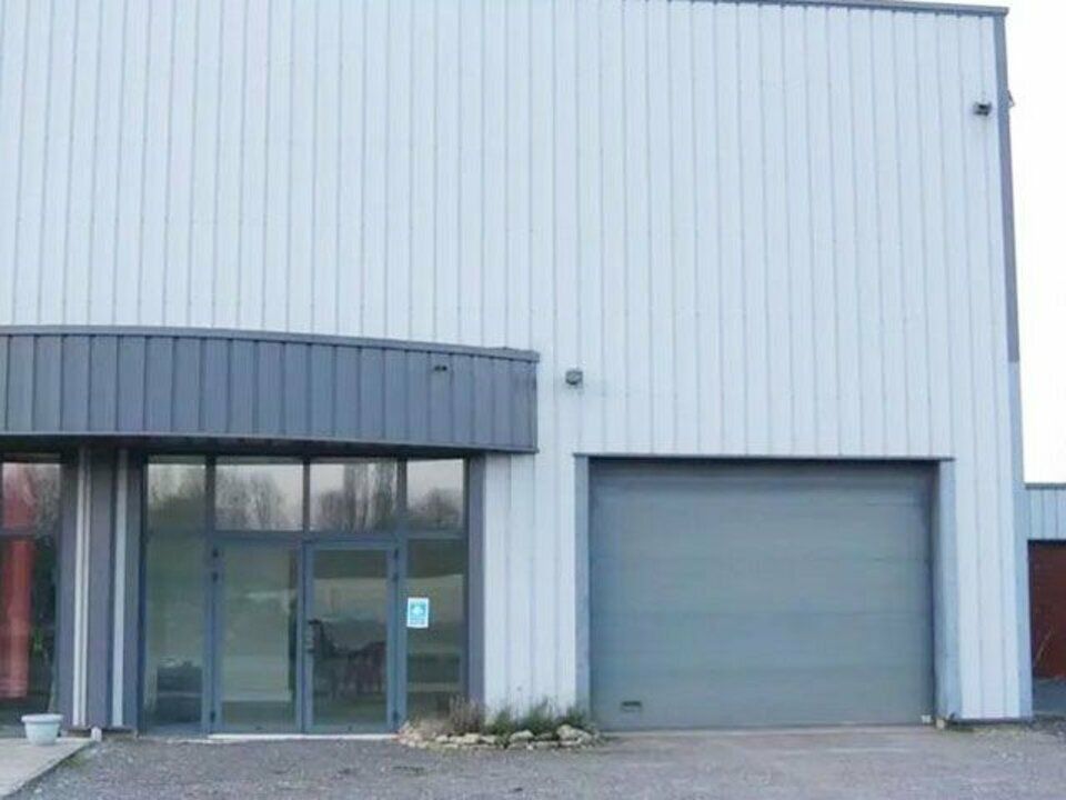 Location local d''activites 195 m² non divisibles