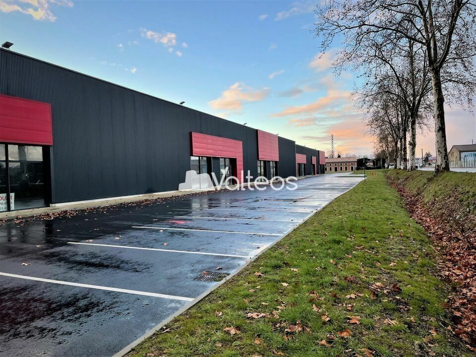Location local d''activites 512 m² divisibles à partir de 390 m²