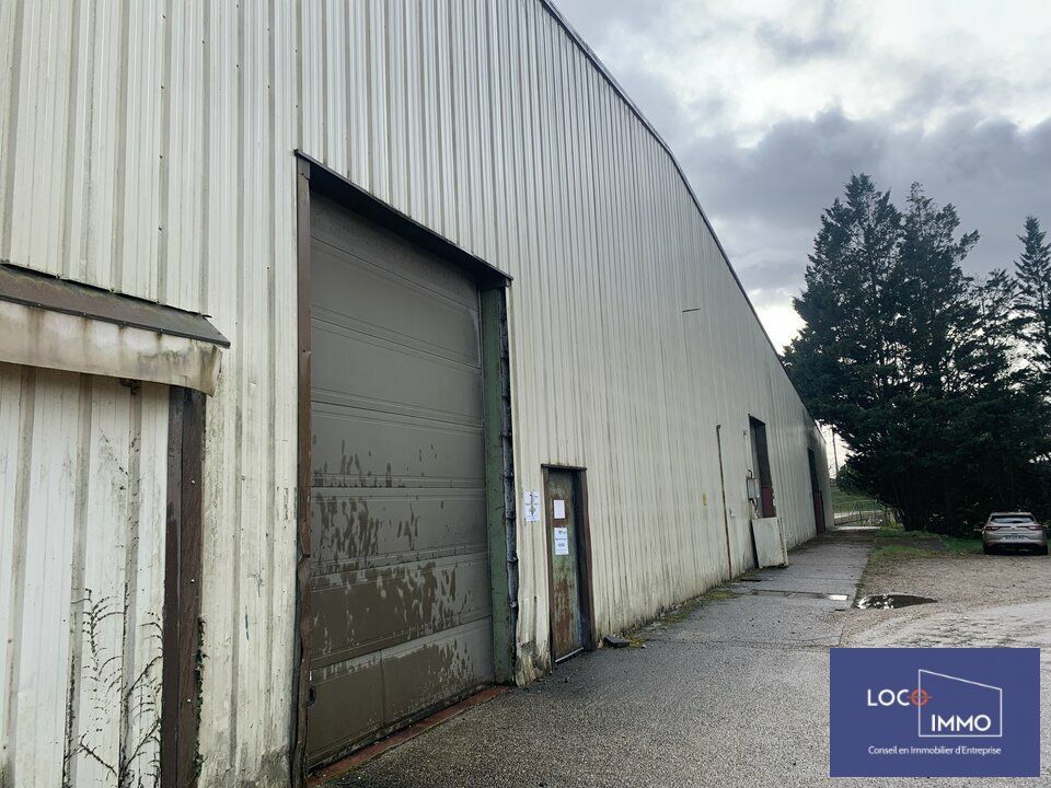 Location entrepot 3400 m² non divisibles
