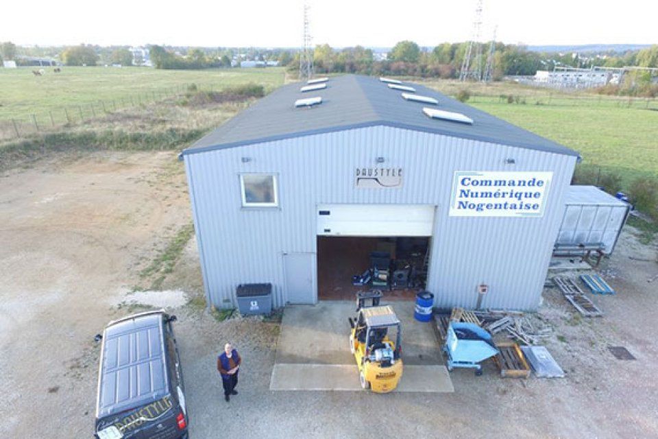 Vente local d''activites 332 m² non divisibles