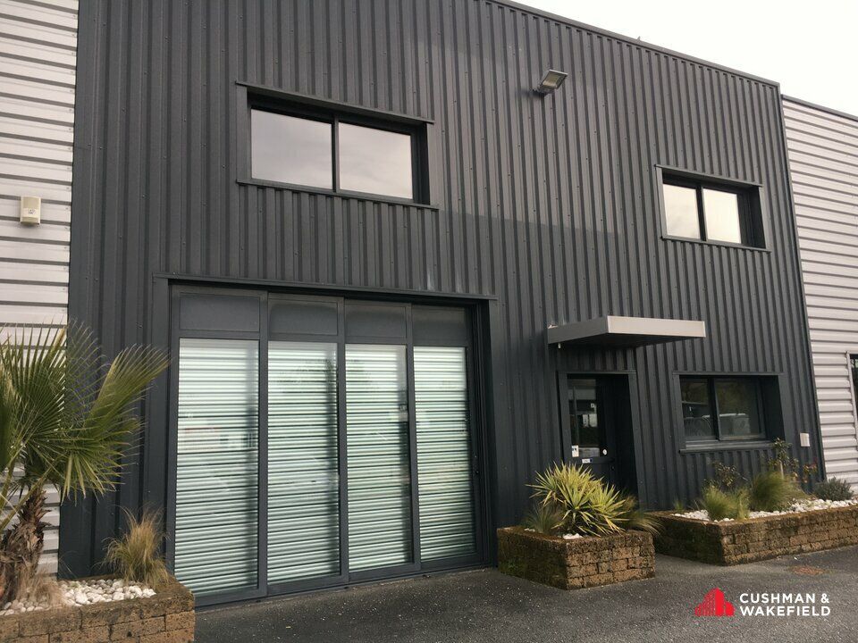 Location local d''activites 386 m² non divisibles