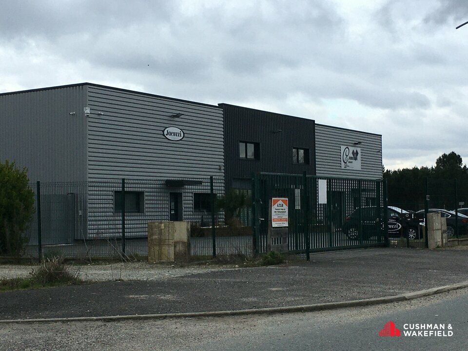 Location activité/entrepôt Saint-Jean-d'Illac (33127) - 386 m²