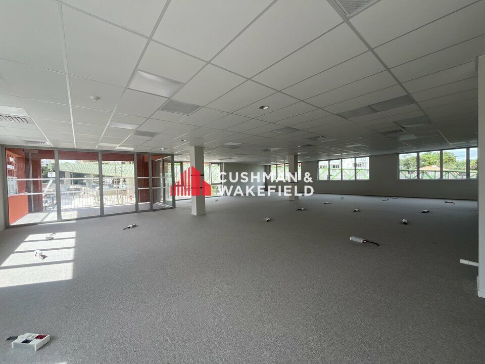 Location bureau - 361 m²