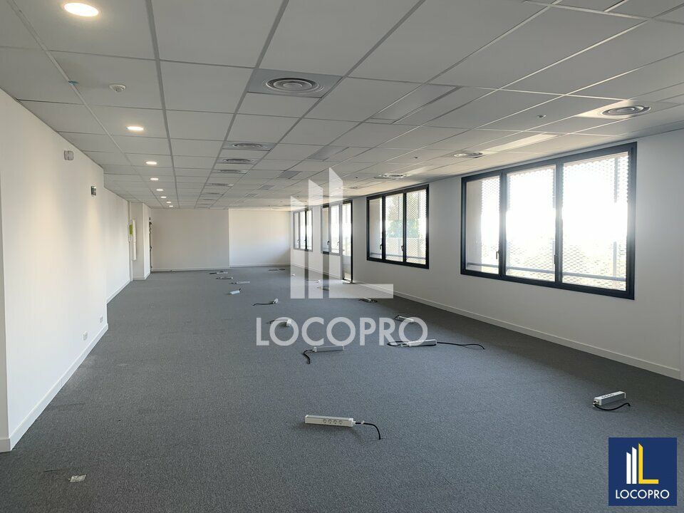 Location bureaux 323 m² divisibles à partir de 129 m²