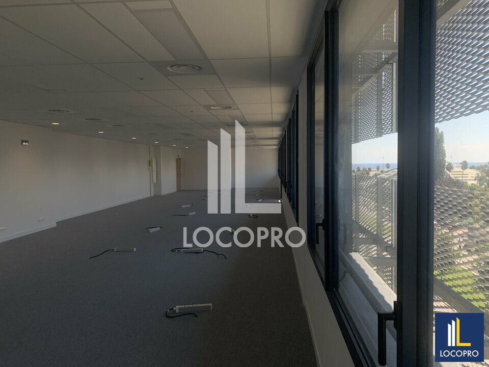 A LOUER - BUREAUX NEUFS 323 M2 DIVISIBLES - NICE ARENAS