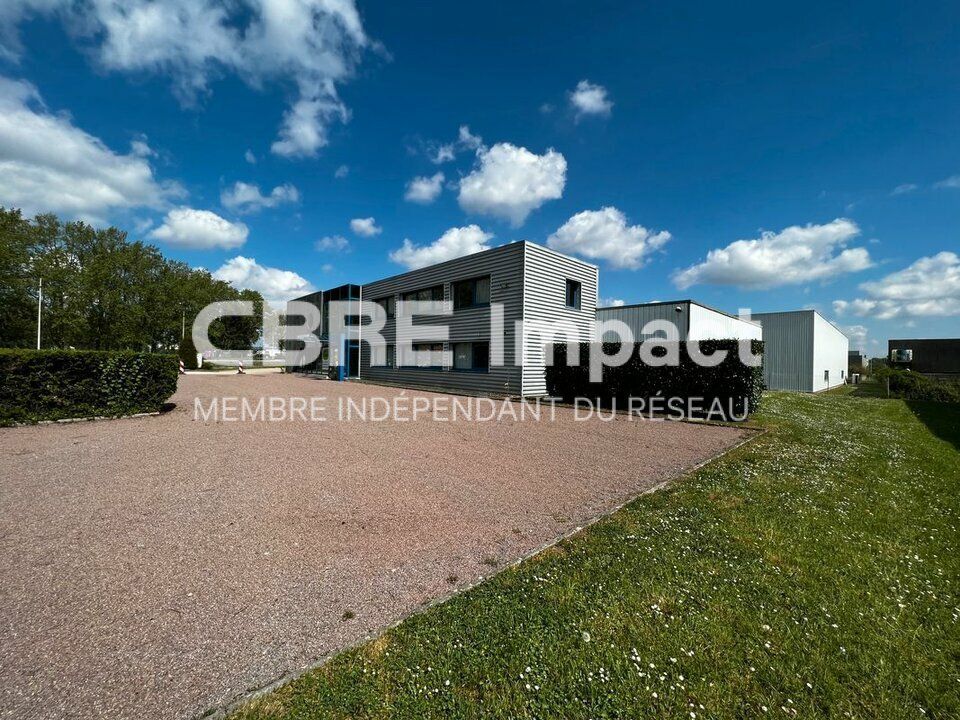 Location local d''activites 918 m² non divisibles