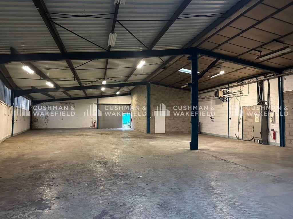 Location activités 549 m² non divisibles