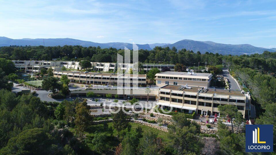 Location bureaux 2900 m² divisibles à partir de 52 m²