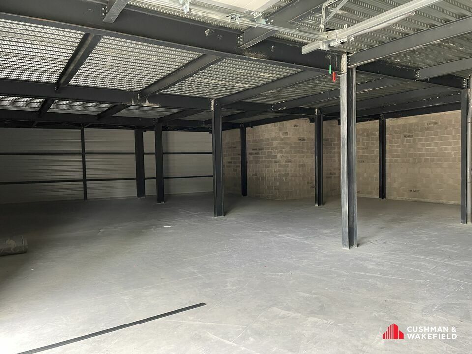 Locaux d'activités à la location d'une surface de 245,5 m²
